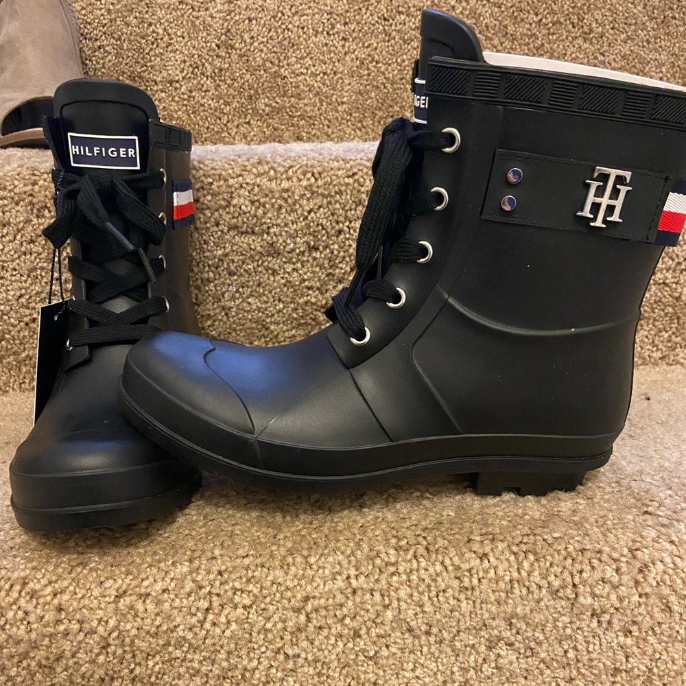 NWT Tommy Hilfiger Rain Boots